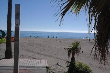 Apartamento En Primera Linea De Playa Нерха Екстер'єр фото
